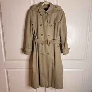 Burberry Double-Breasted Trench Coat 🧥 *Good Condition*